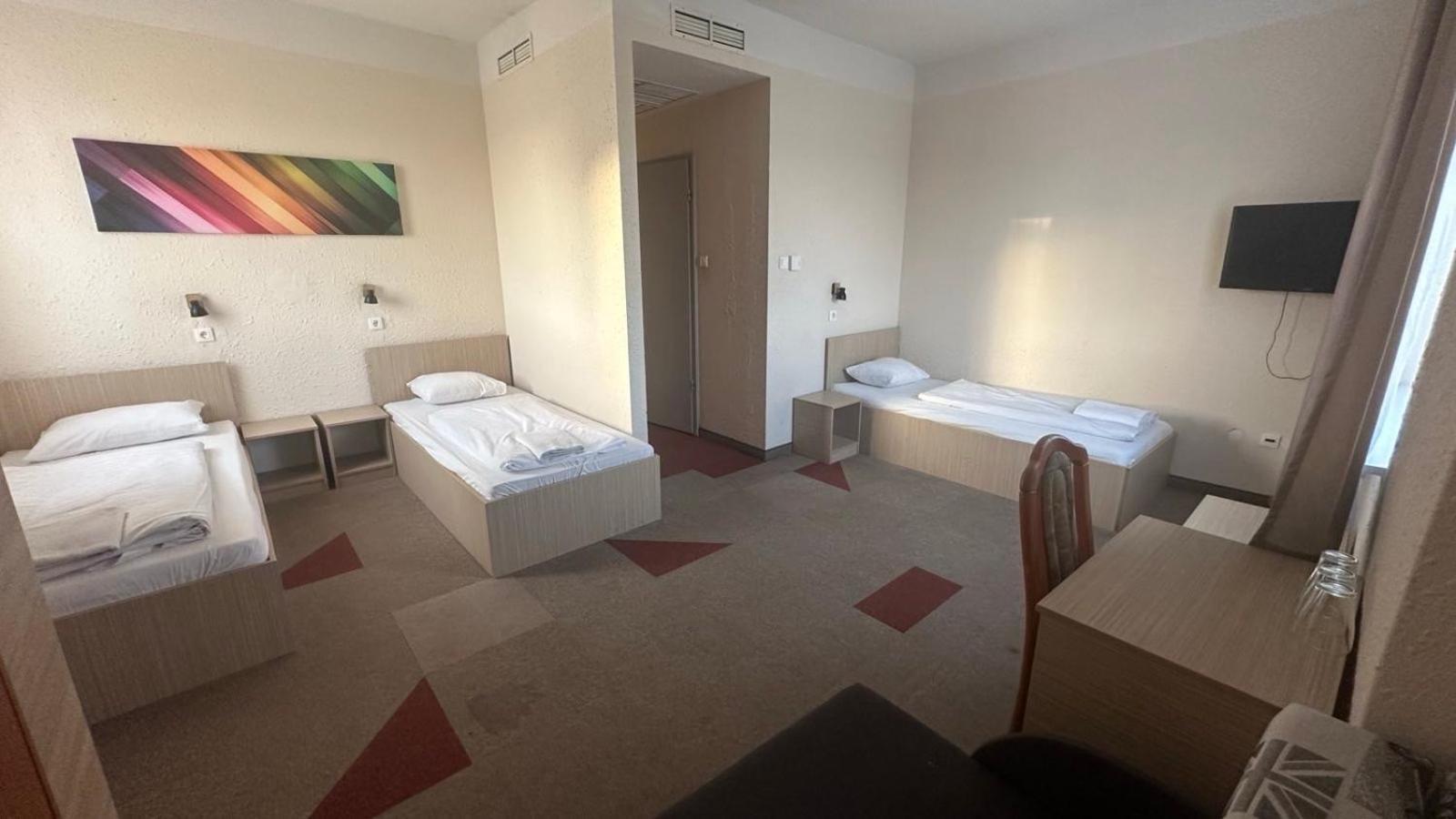 Bed & Breakfast Free Parking, Free Breakfast, Only 15 Minutes To Center