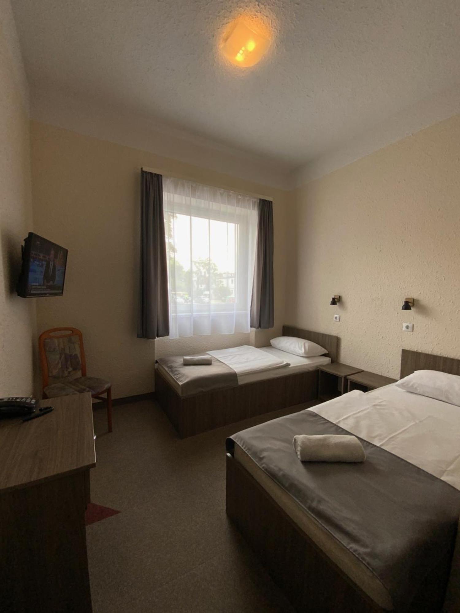 Bed & Breakfast Free Parking, Free Breakfast, Only 15 Minutes To Center Boedapest